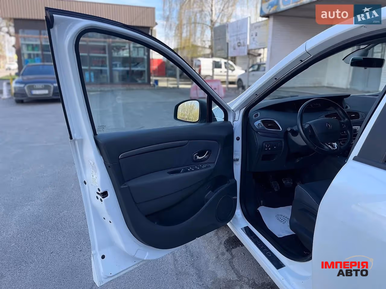 Renault Scenic - фото 13