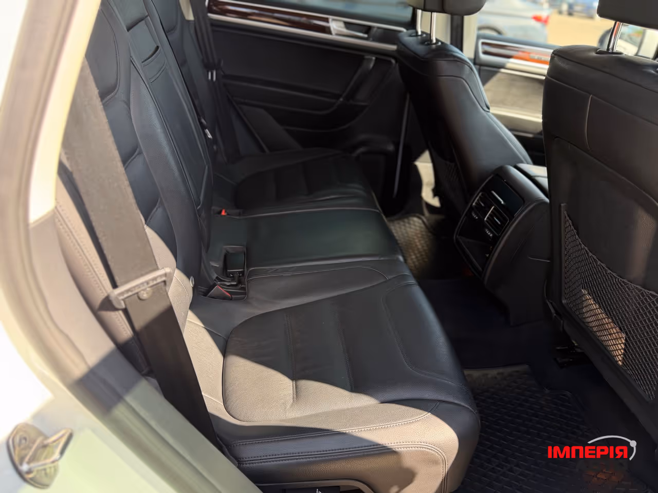 Volkswagen Touareg - фото 6