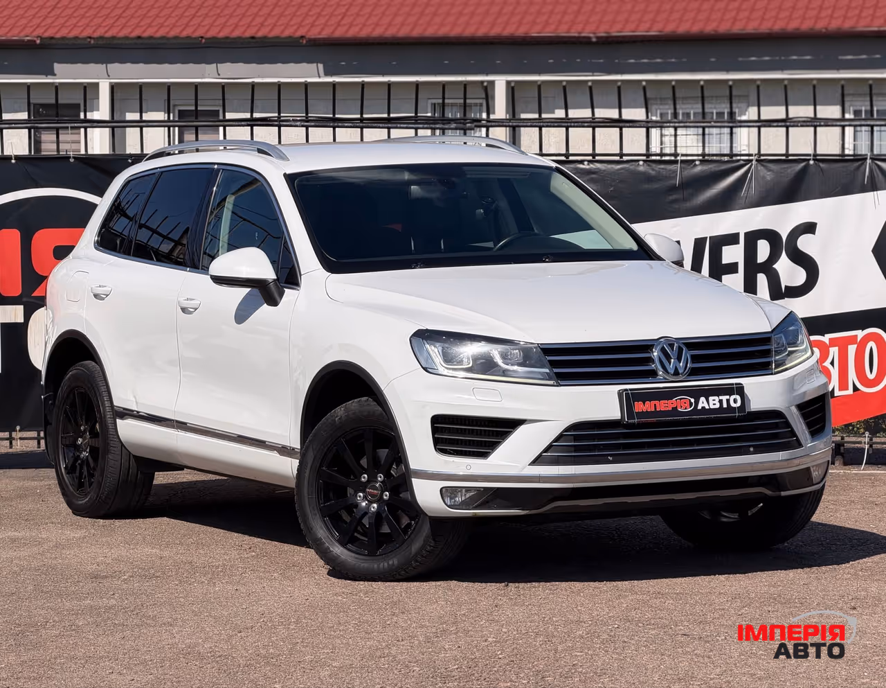 Volkswagen Touareg - фото 1