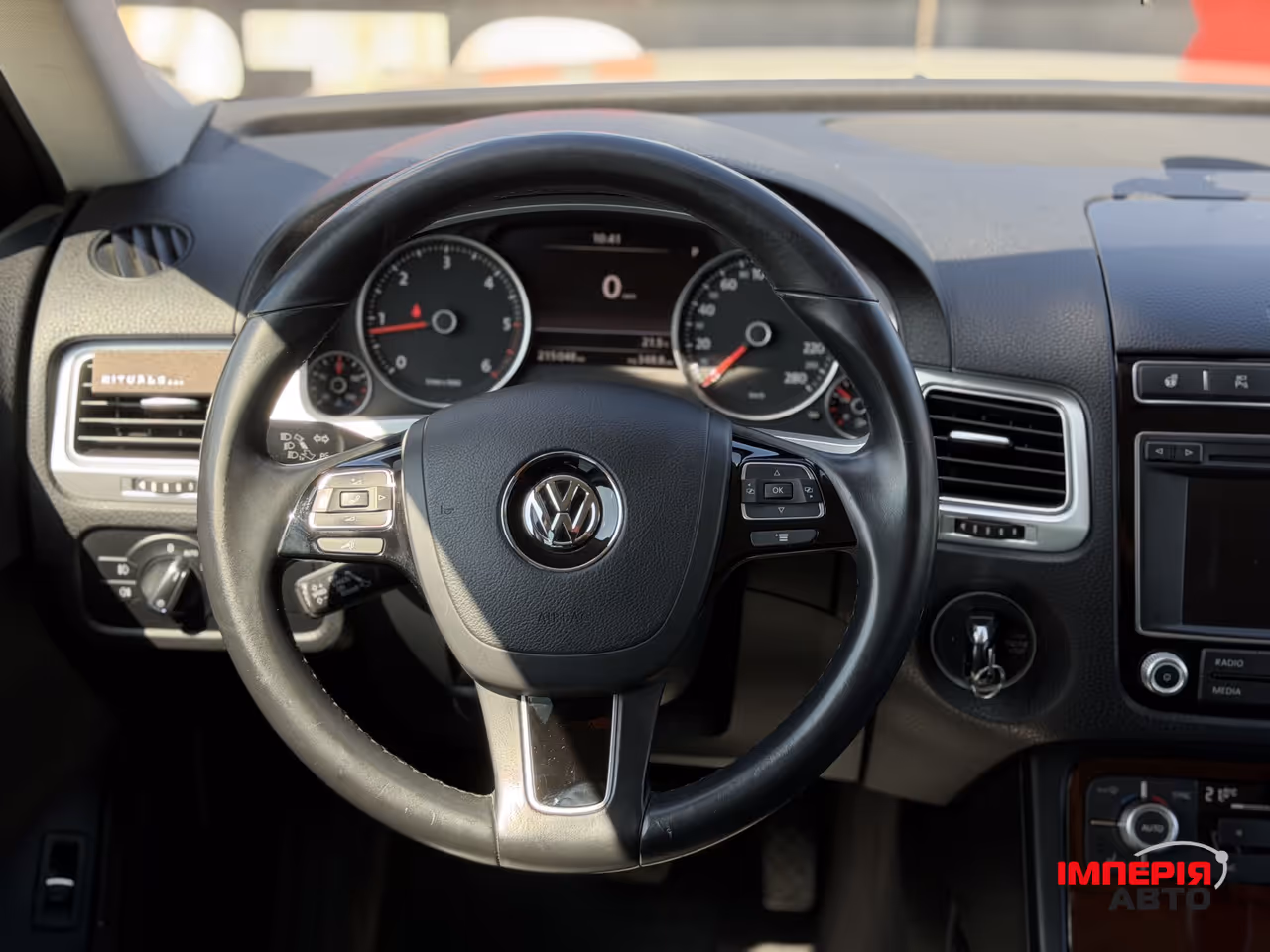 Volkswagen Touareg - фото 13