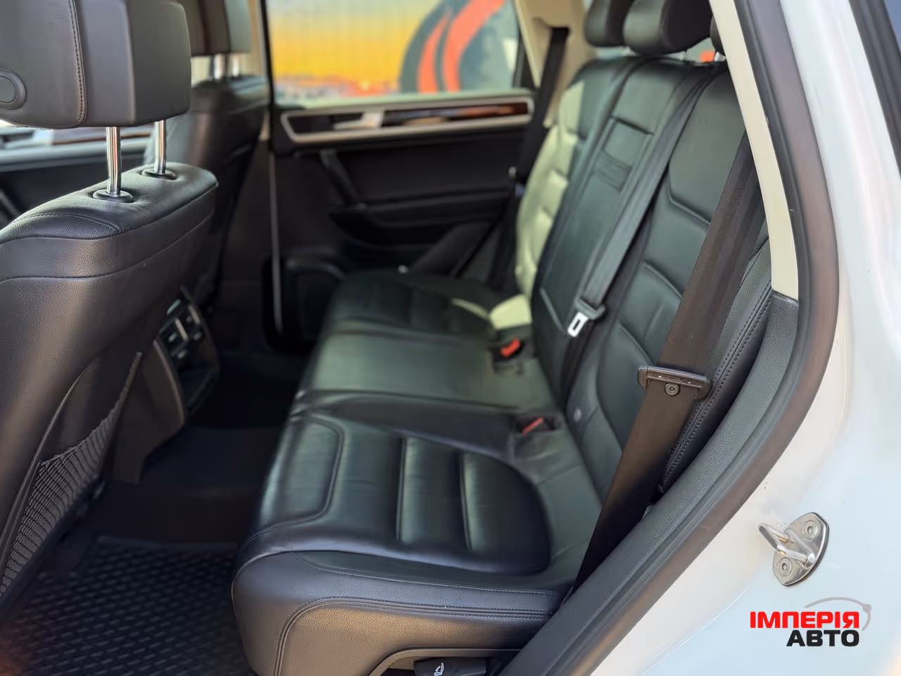 Volkswagen Touareg - фото 5