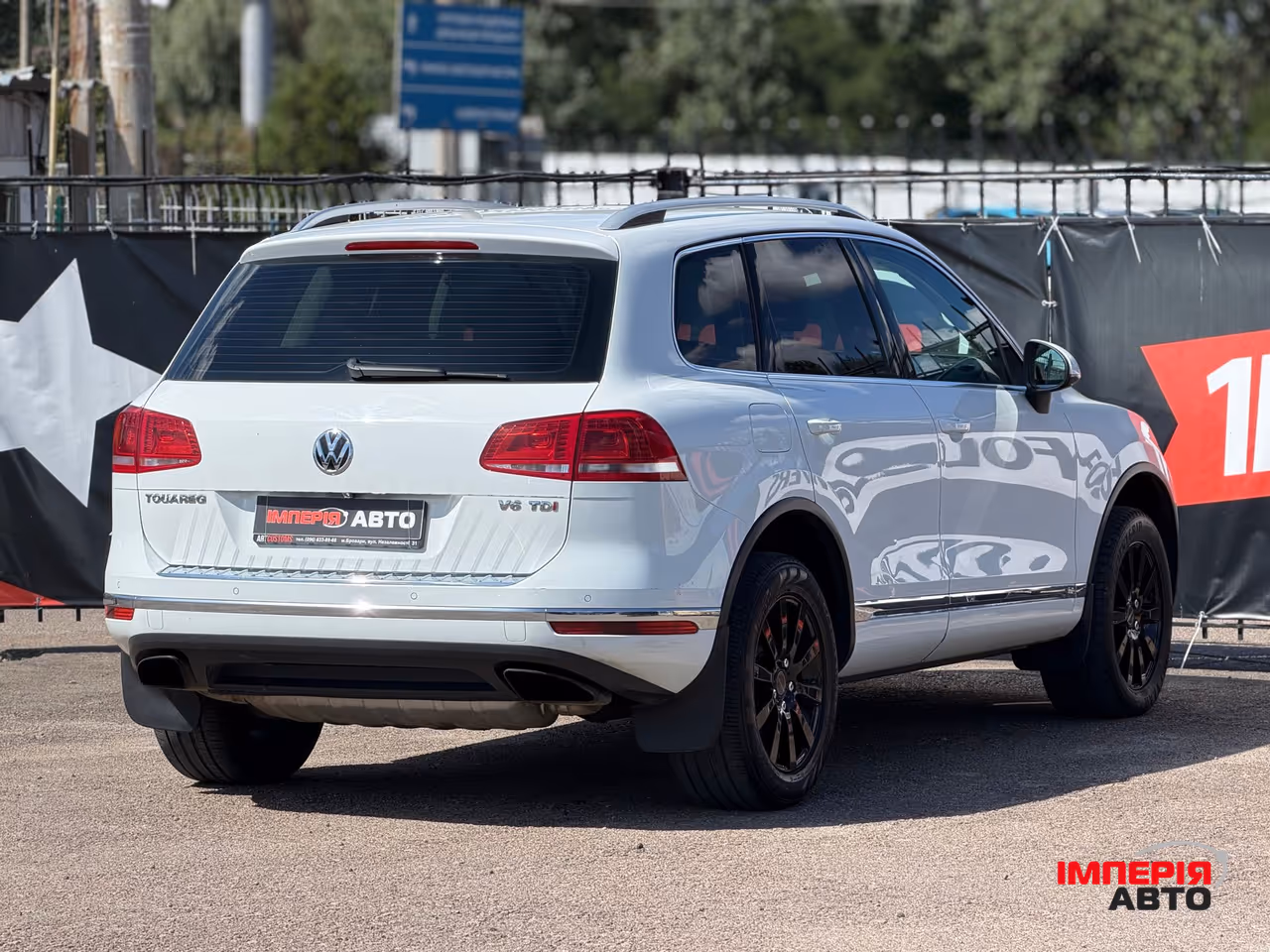 Volkswagen Touareg - фото 17
