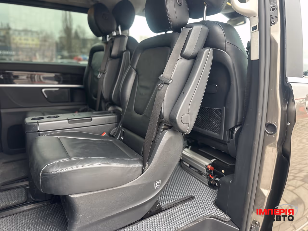 Mercedes-Benz V-Класс - фото 10