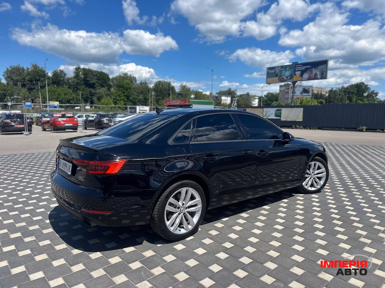 Audi A4 - фото 5