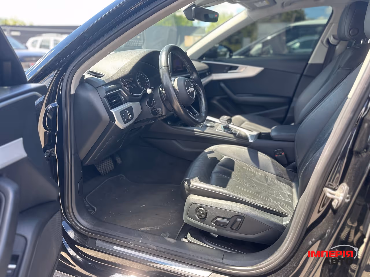 Audi A4 - фото 12