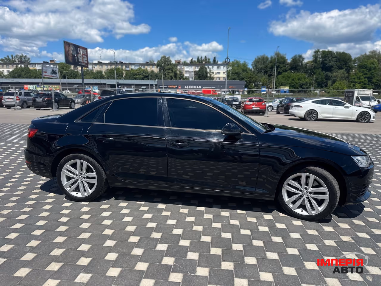 Audi A4 - фото 4