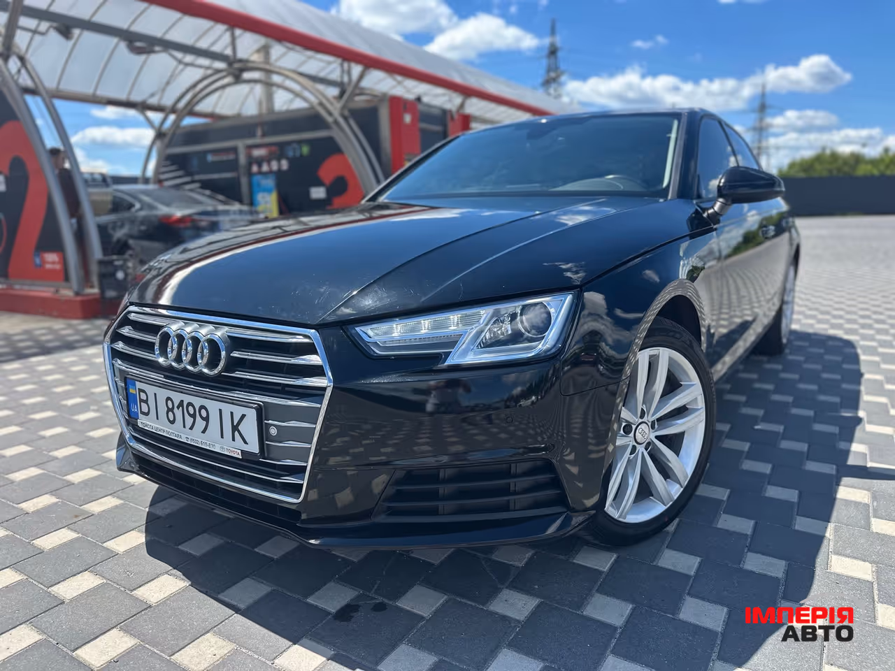 Audi A4 - фото 8