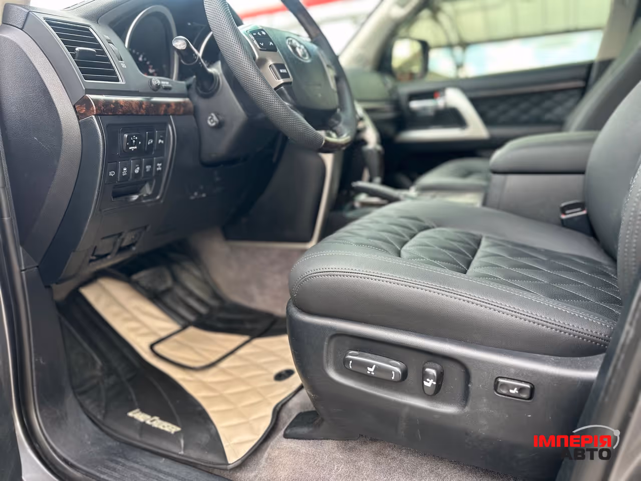 Toyota Land Cruiser - фото 9