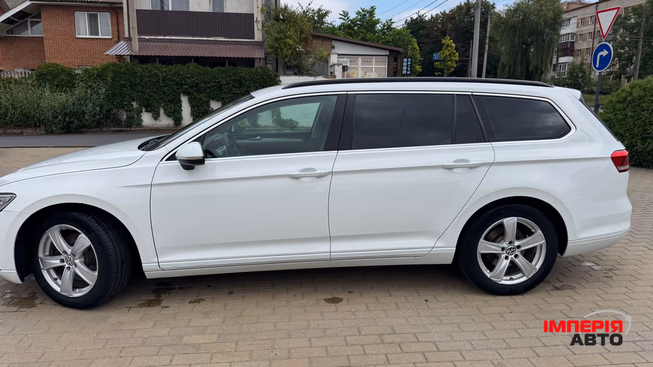 Volkswagen Passat - фото 7