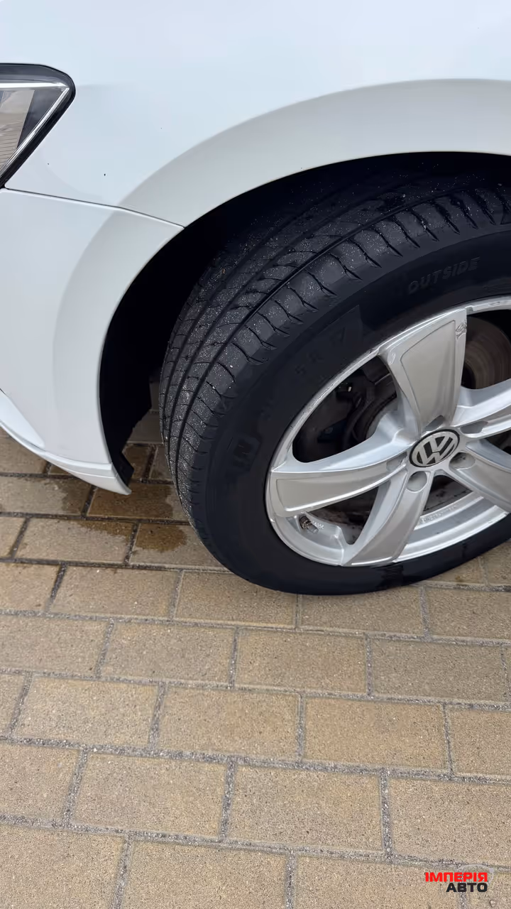 Volkswagen Passat - фото 6