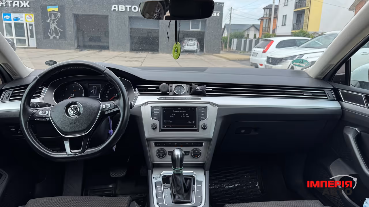 Volkswagen Passat - фото 3