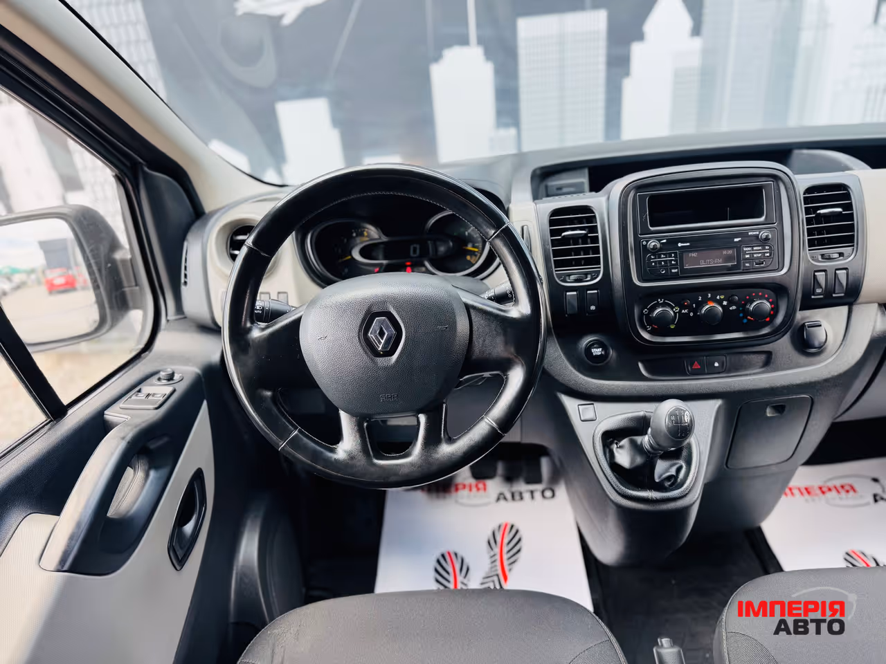 Renault Trafic - фото 10