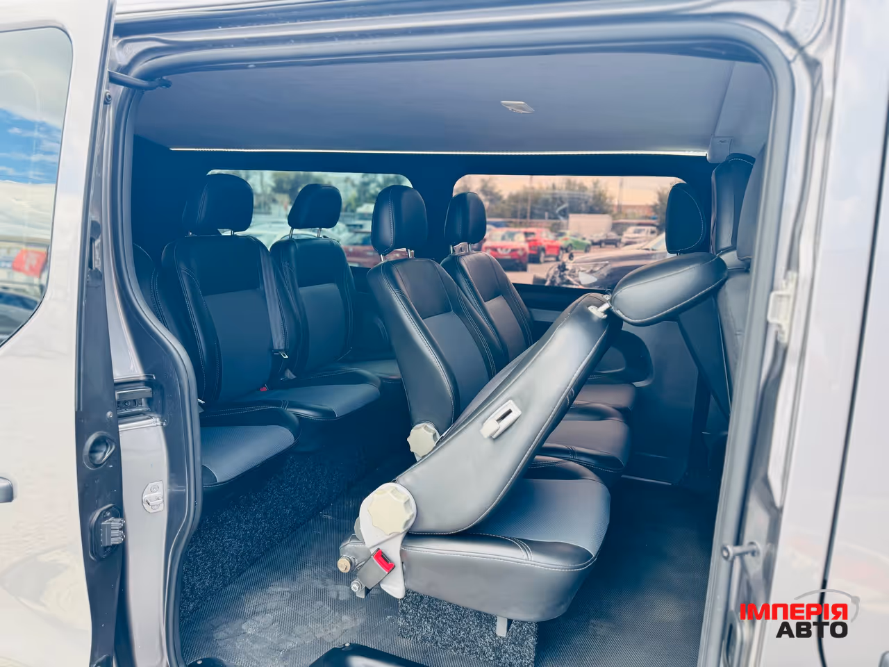 Renault Trafic - фото 8