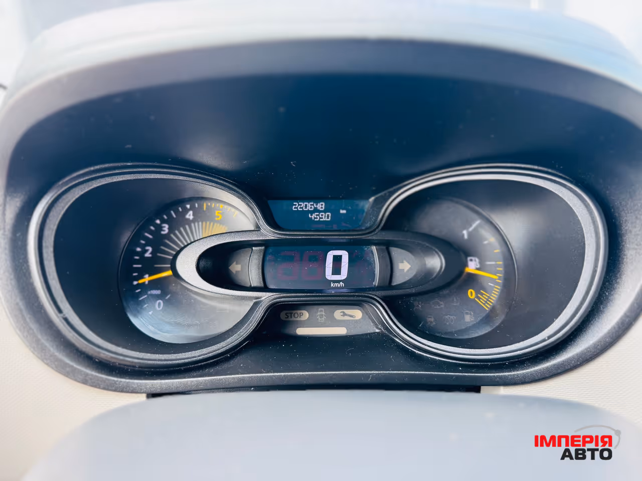 Renault Trafic - фото 11
