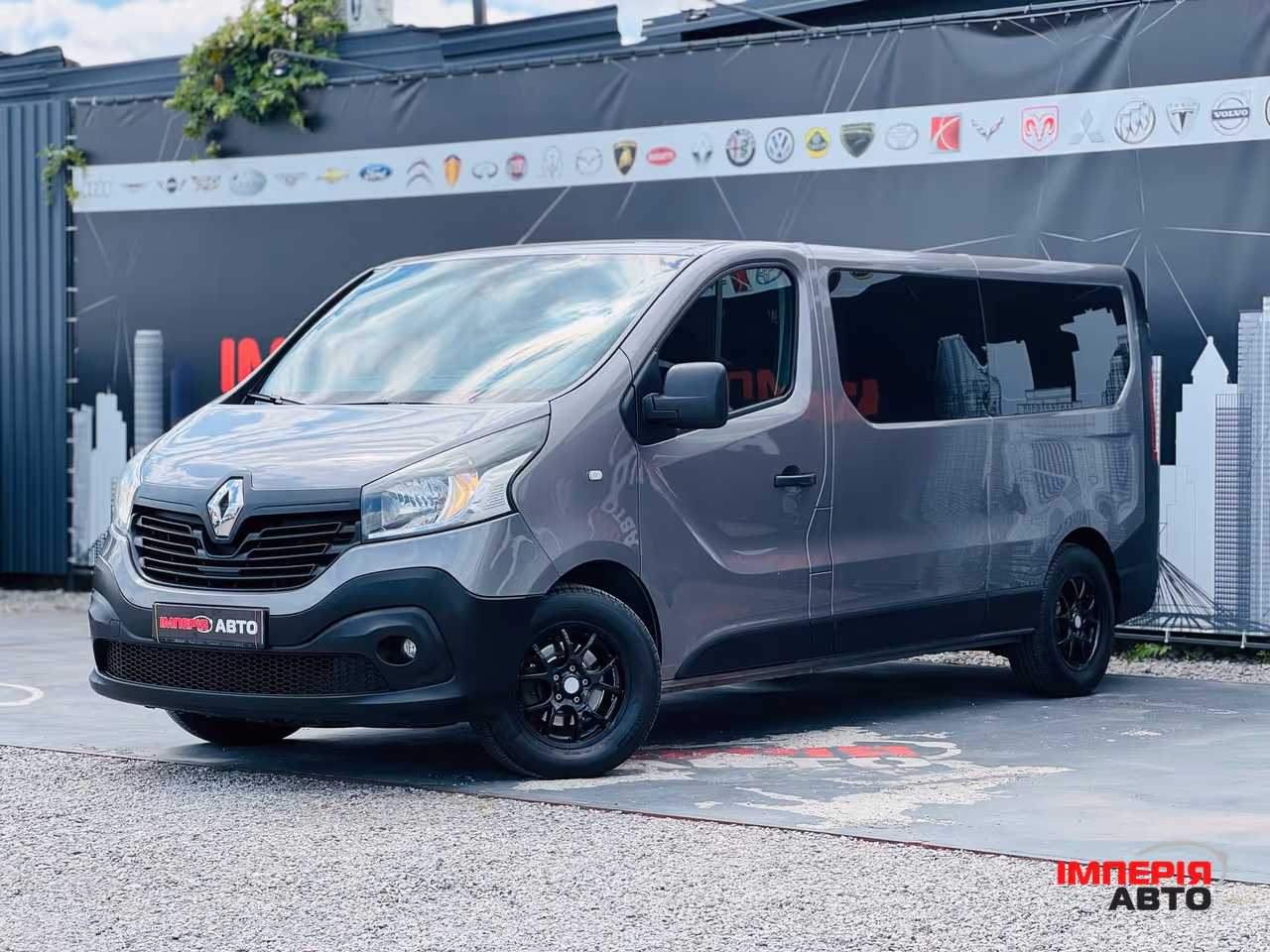 Renault Trafic - фото 2