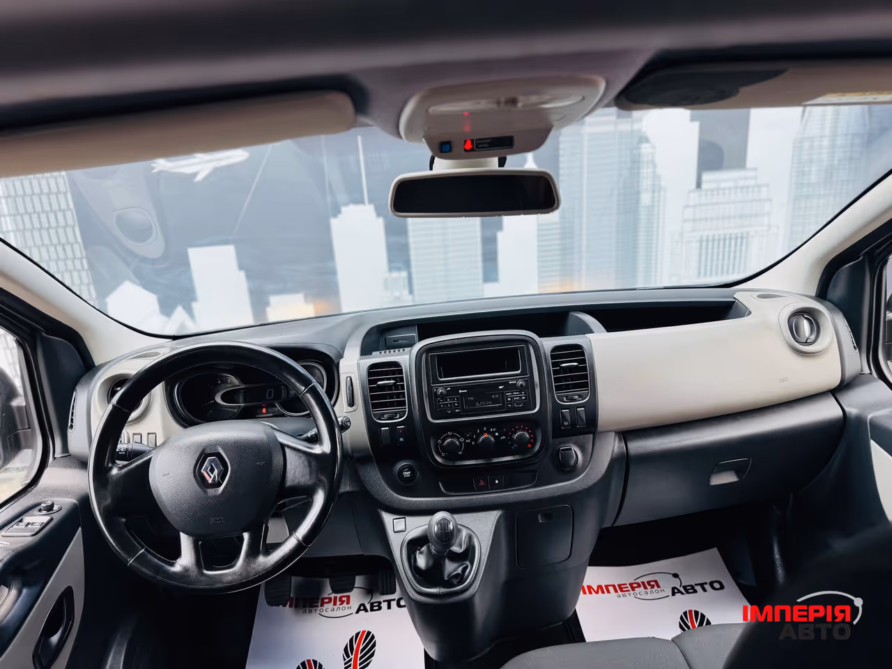 Renault Trafic - фото 9
