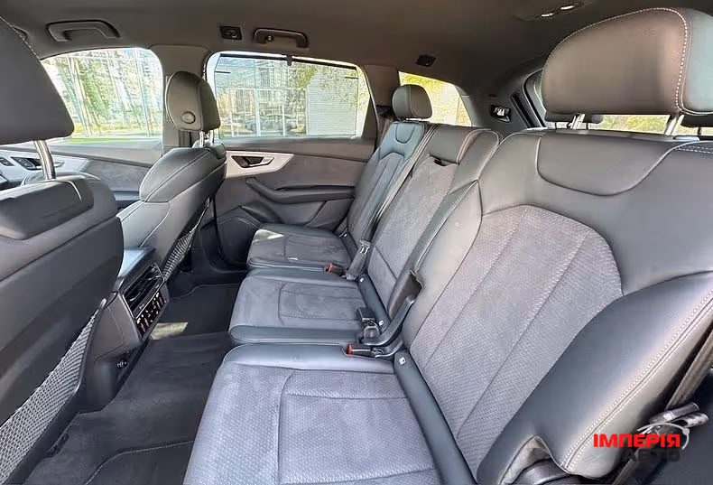 Audi Q7 - фото 13