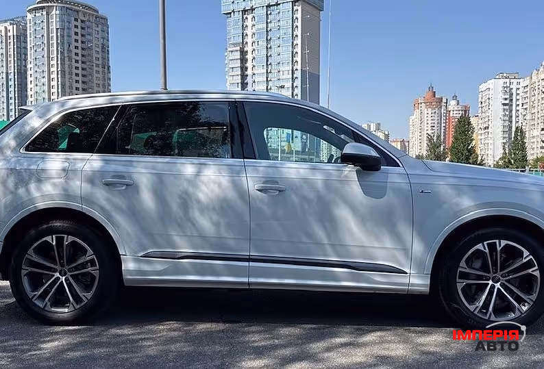 Audi Q7 - фото 4