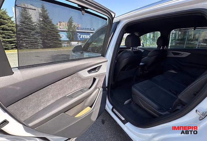Audi Q7 - фото 12