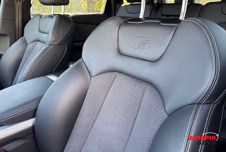 Audi Q7 - фото 10
