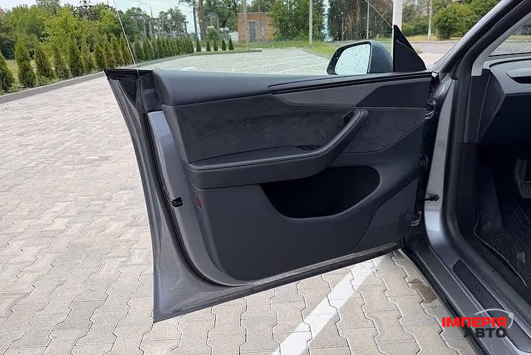 Tesla Model Y - фото 6
