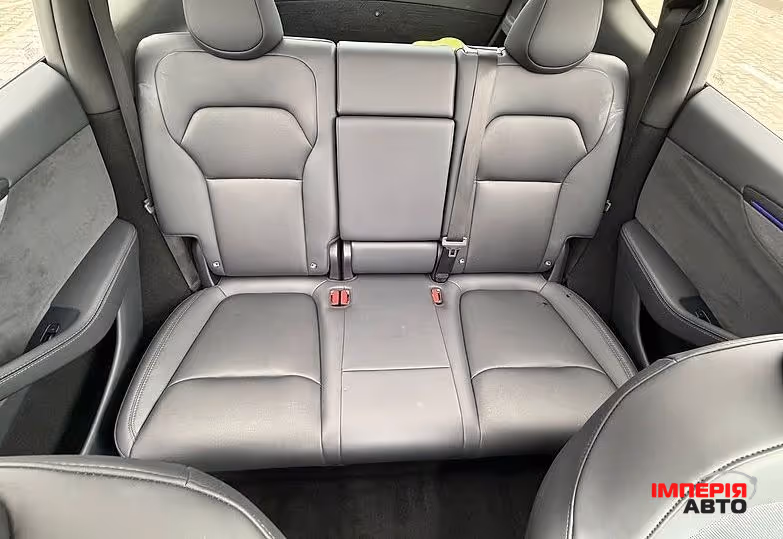 Tesla Model Y - фото 13