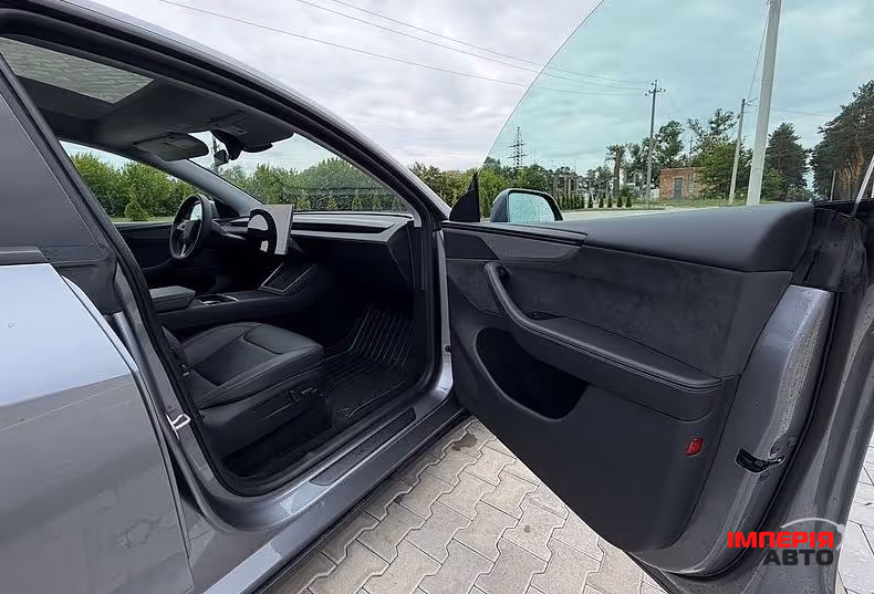 Tesla Model Y - фото 7