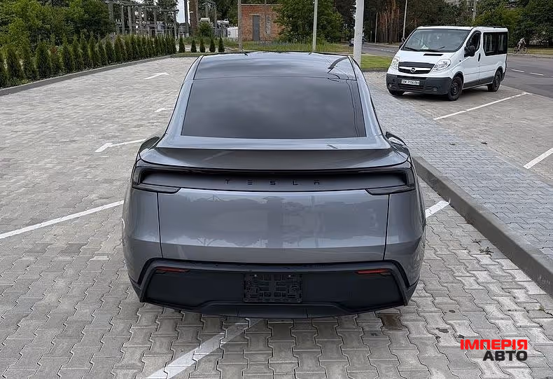 Tesla Model Y - фото 16