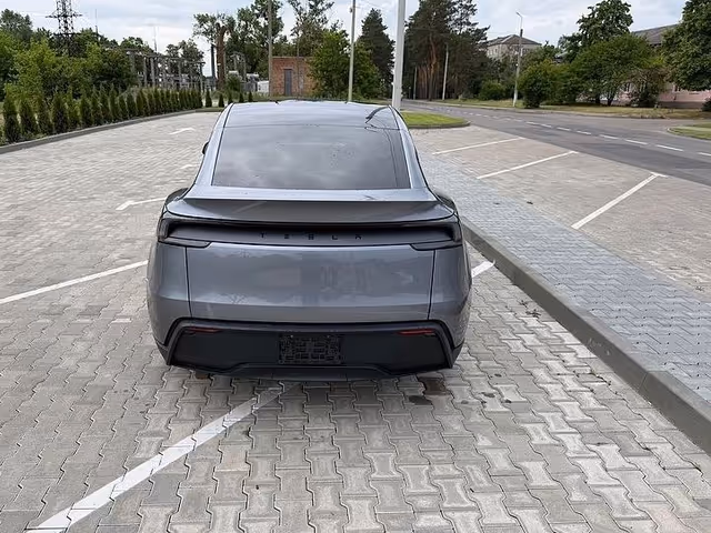 Tesla Model Y - зображення 5