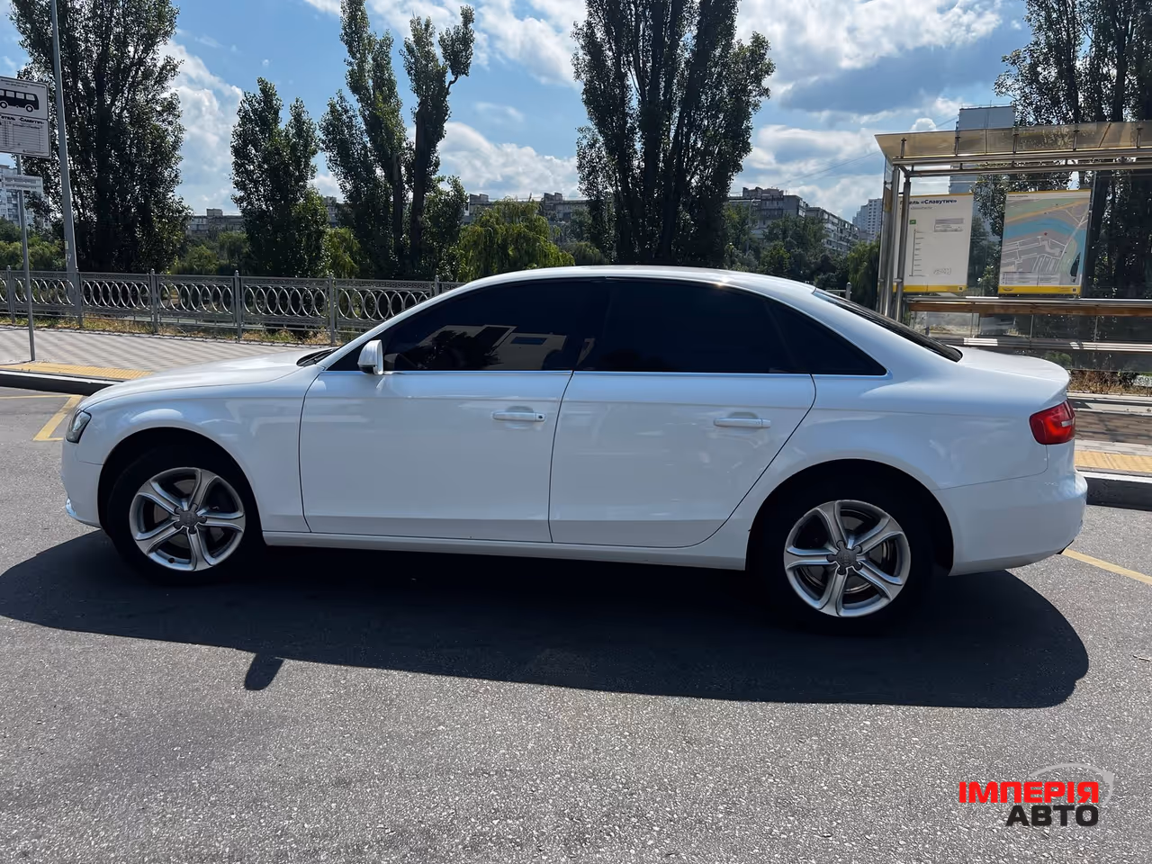 Audi A4 - фото 5