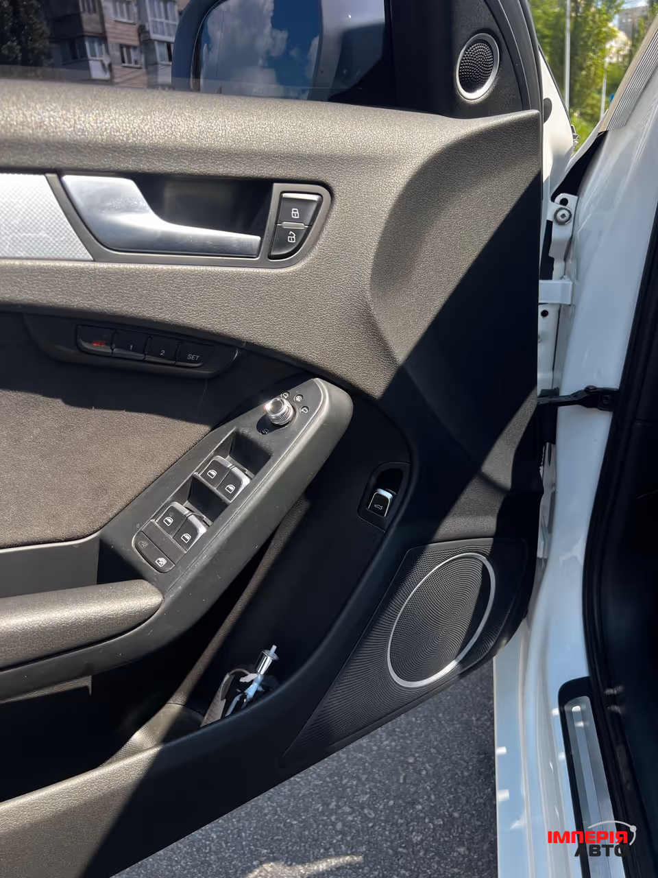 Audi A4 - фото 11