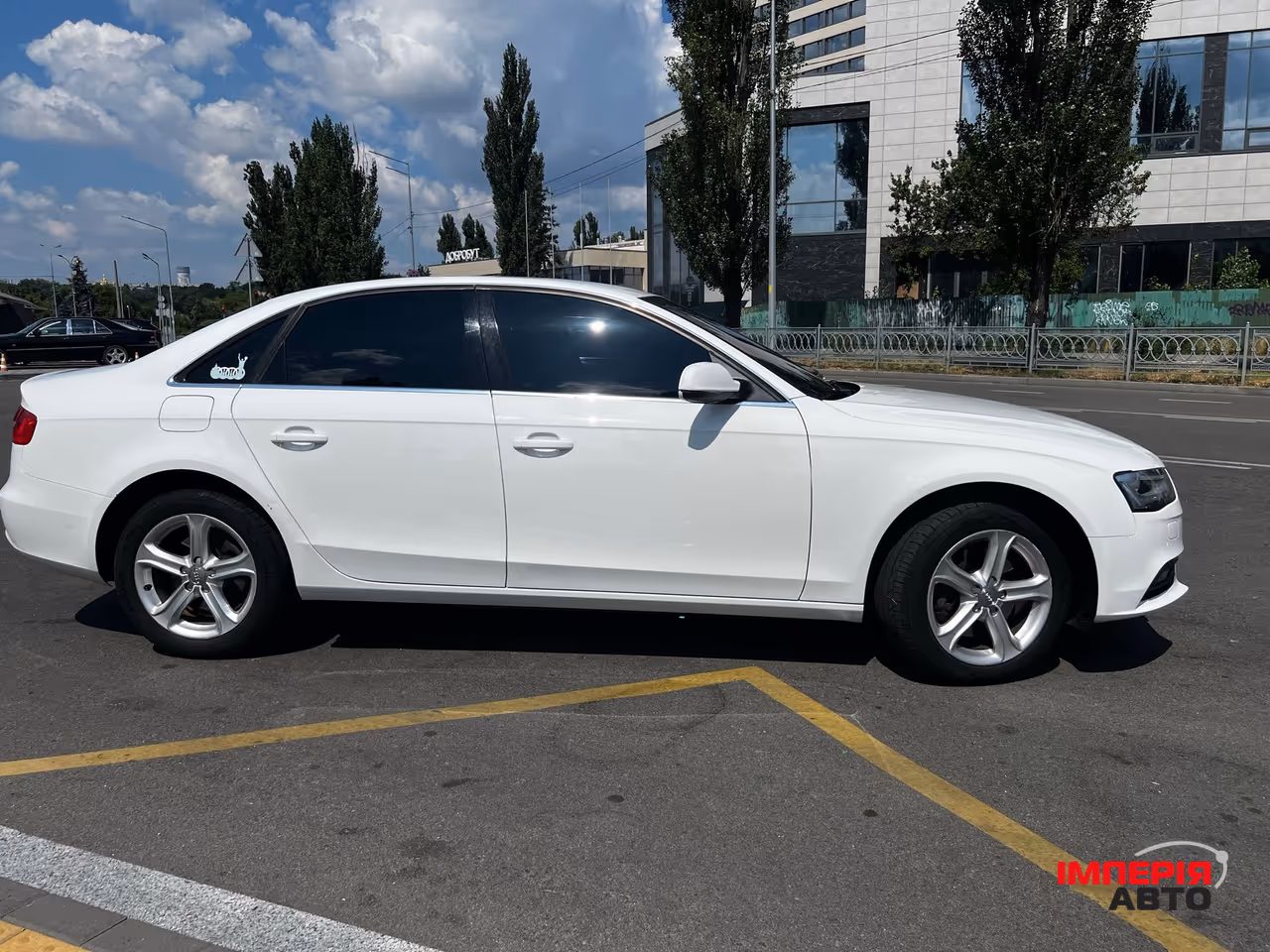 Audi A4 - фото 6