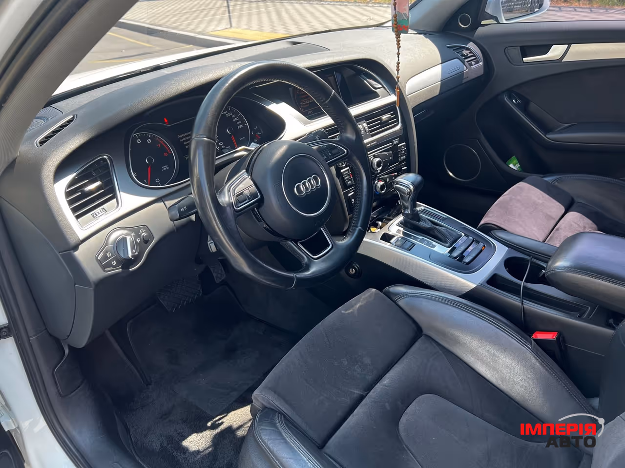 Audi A4 - фото 10