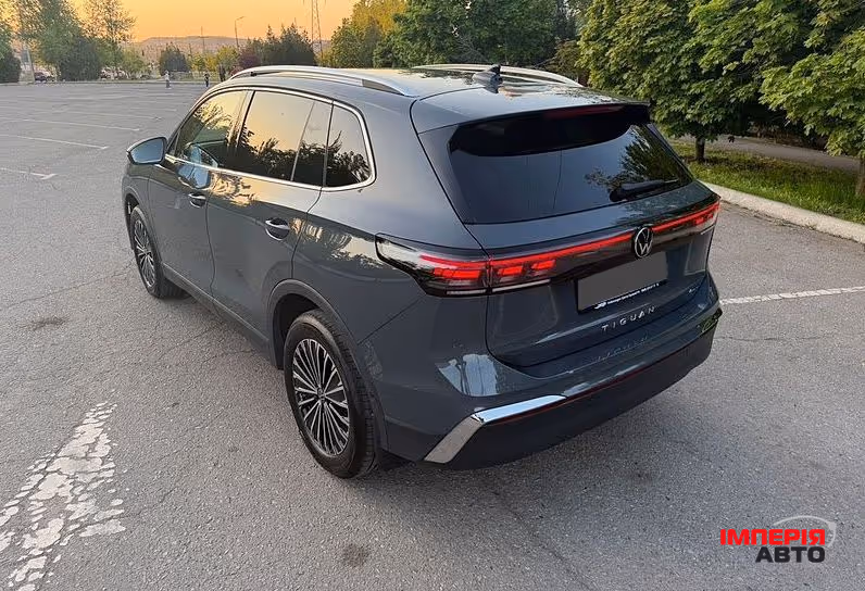 Volkswagen Tiguan - фото 3