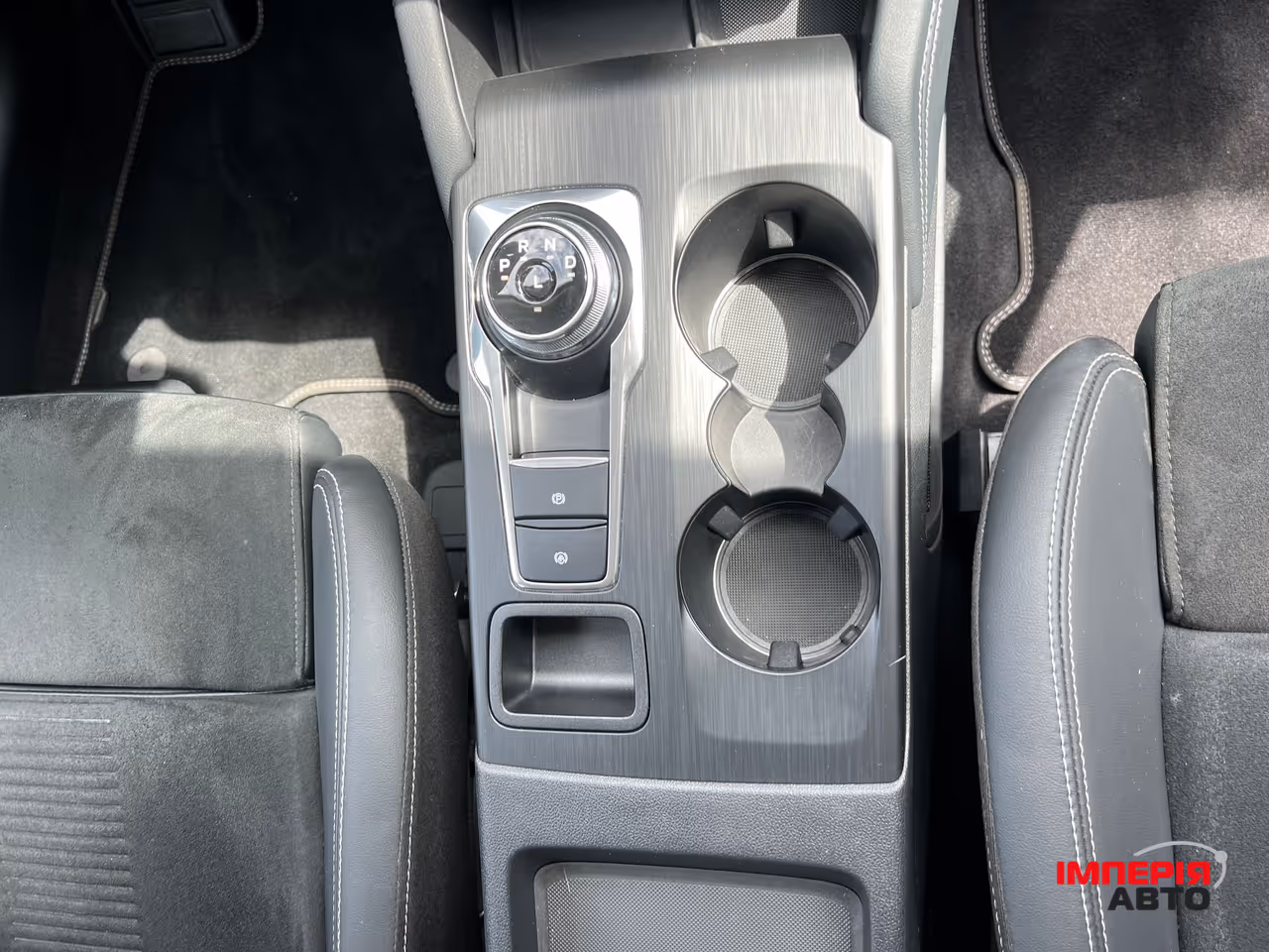 Ford Kuga - фото 31