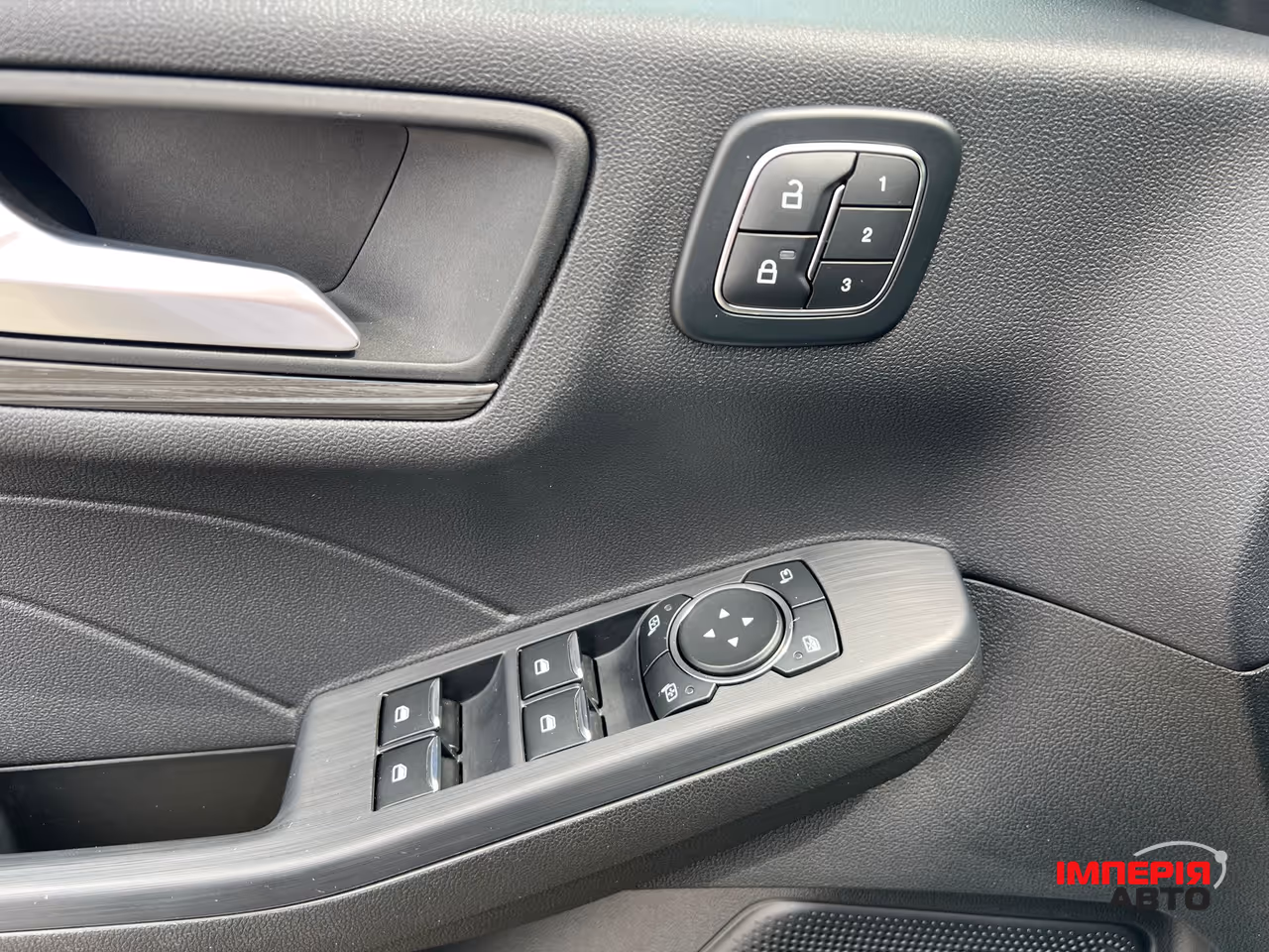 Ford Kuga - фото 20