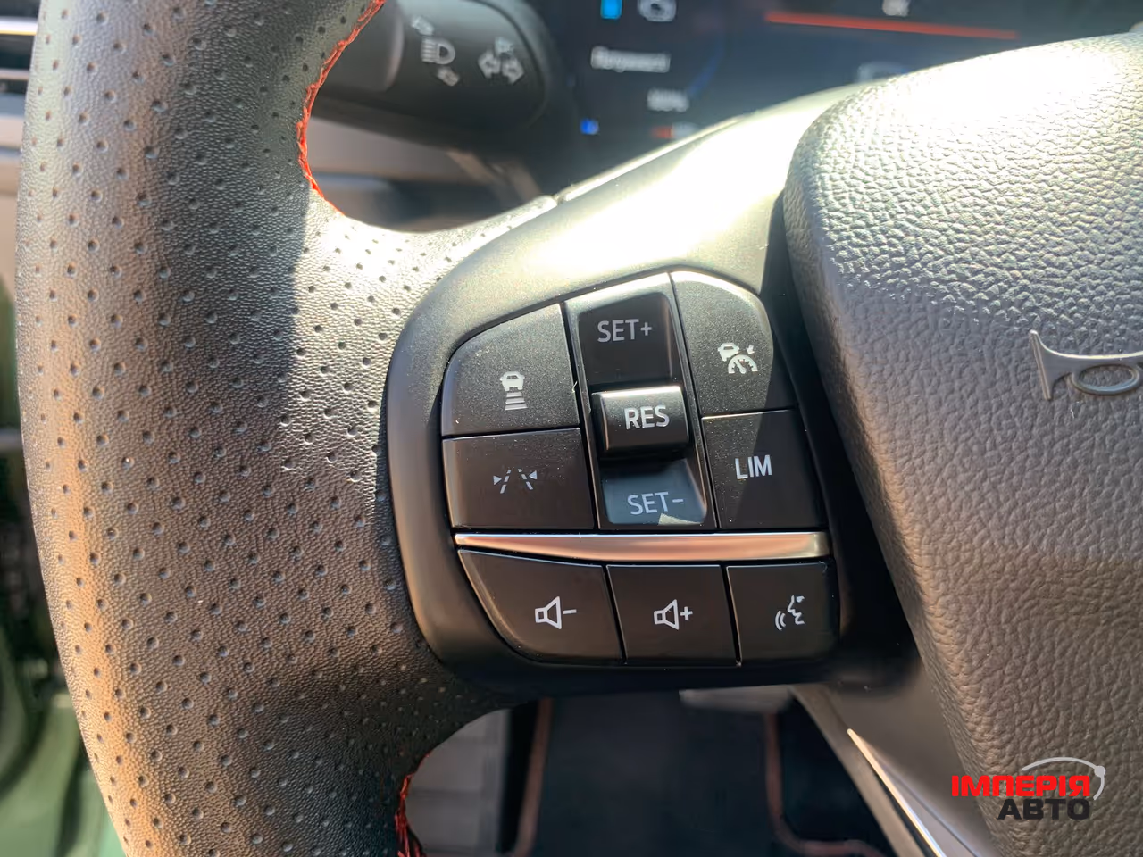 Ford Kuga - фото 37