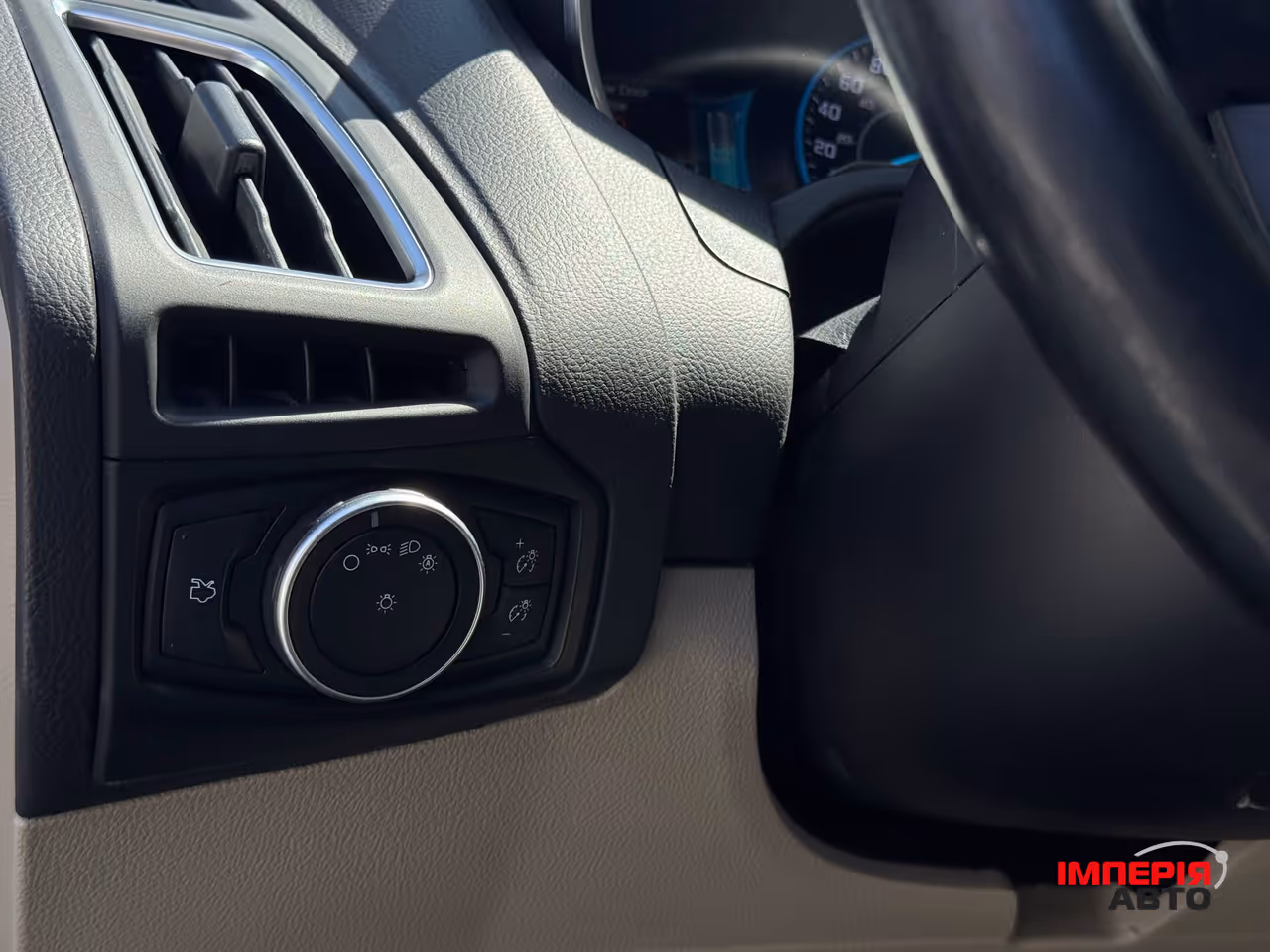 Ford Focus - фото 32