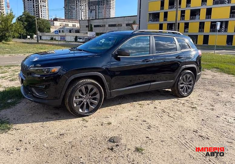 Jeep Cherokee - фото 3