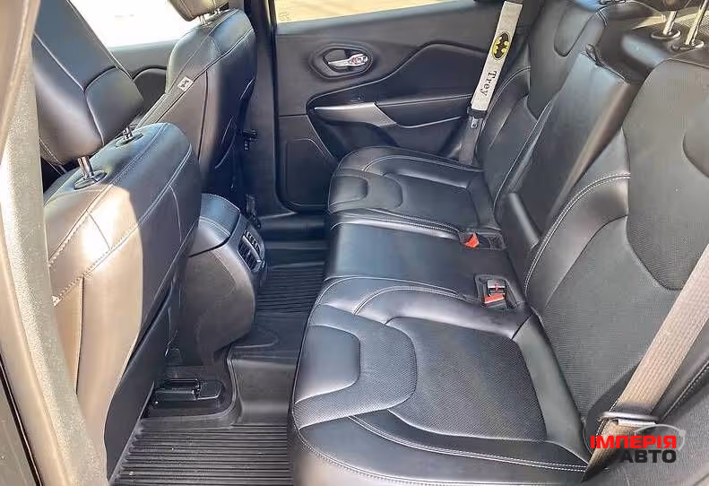 Jeep Cherokee - фото 12