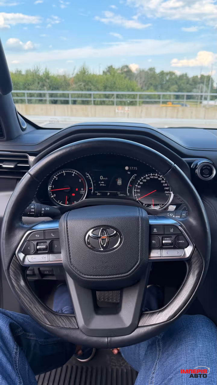 Toyota Land Cruiser - фото 2
