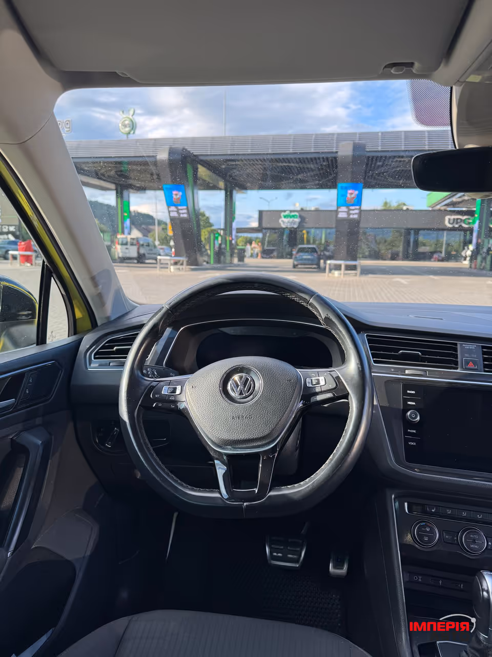 Volkswagen Tiguan - фото 8