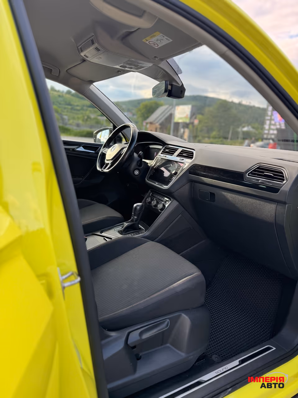 Volkswagen Tiguan - фото 10