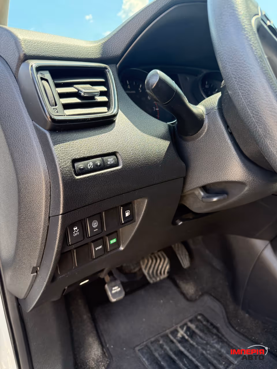 Nissan Rogue - фото 9