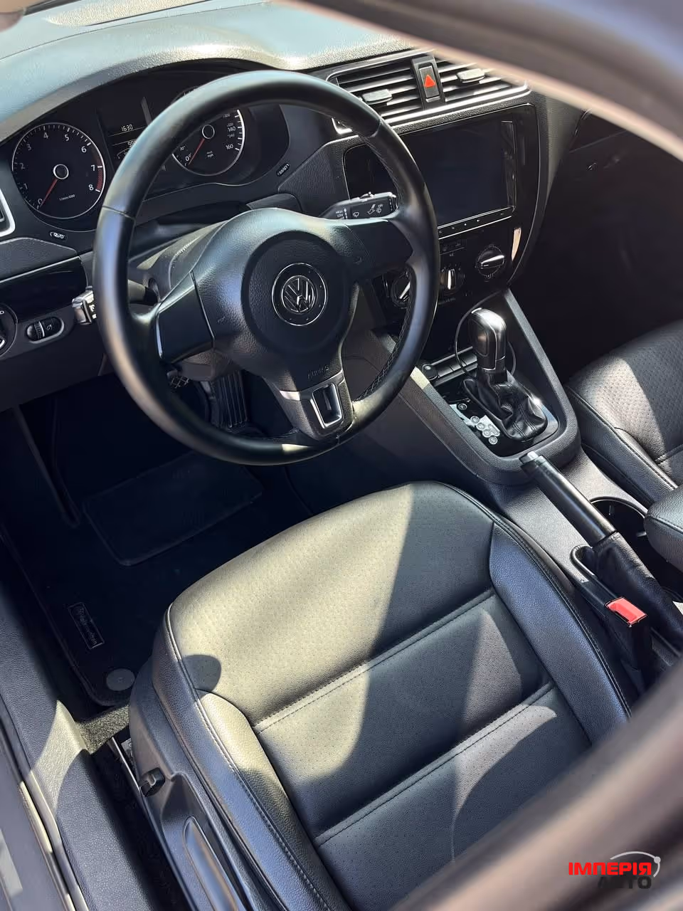 Volkswagen Jetta - фото 5