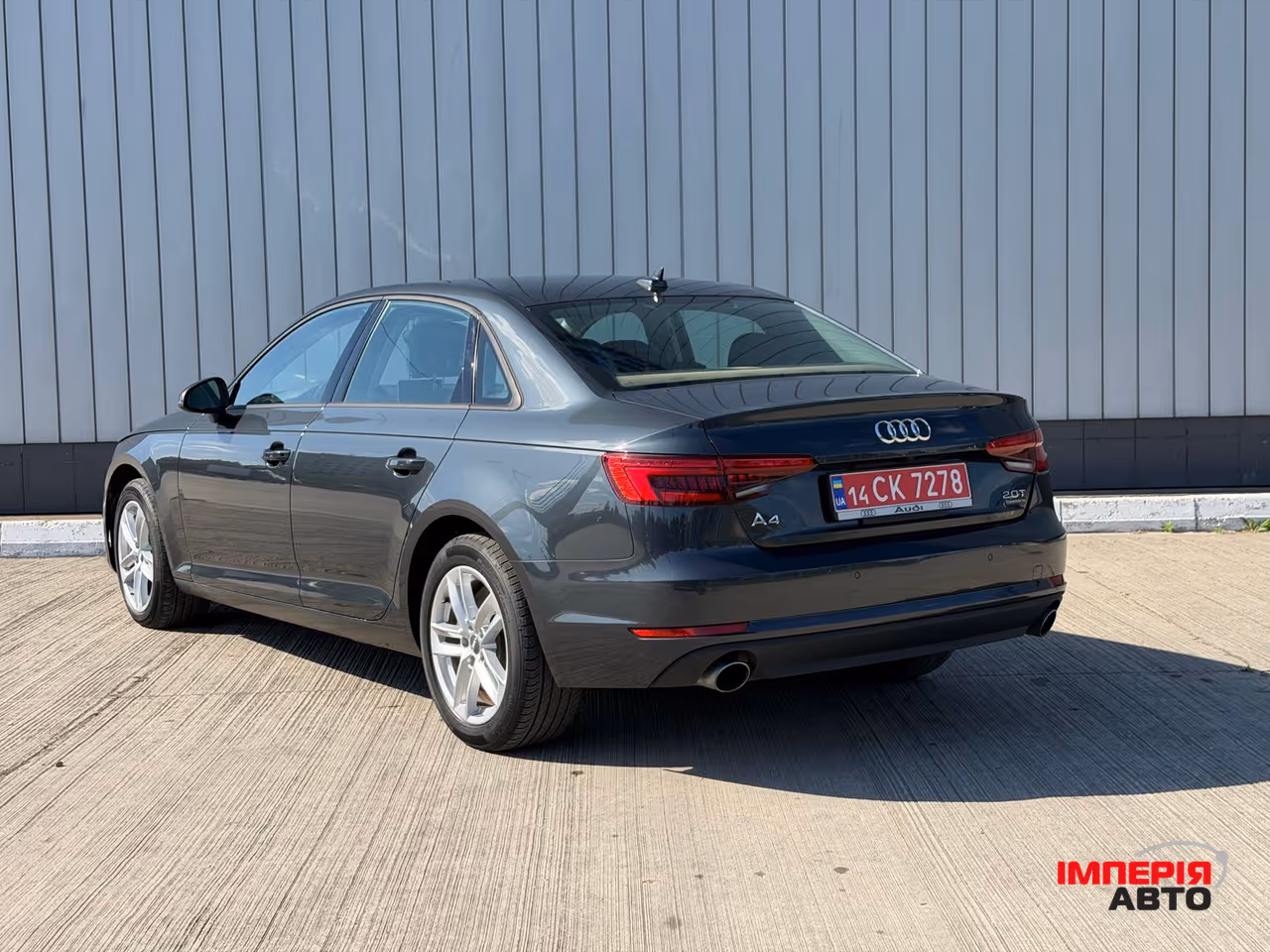 Audi A4 - фото 8