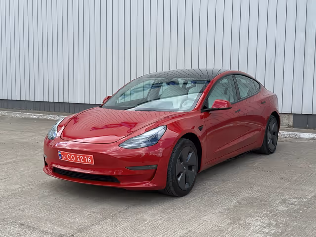 Tesla Model 3 - зображення 5