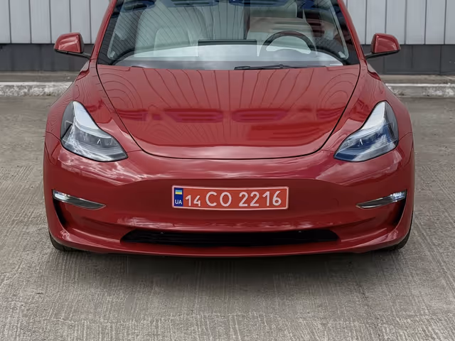 Tesla Model 3 - зображення 1
