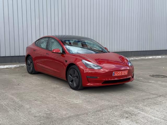 Tesla Model 3 - зображення 4
