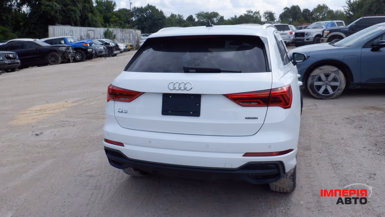 Audi Q3 - фото 13
